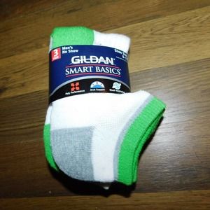 Gildan 3 pair no show Men's socks 6-12